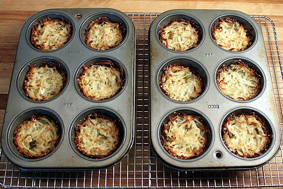 Individual Parmesan Hash Brown Cups.  So easy! www.theyummylife.com/Parmesan_Hash_Brown_Cups