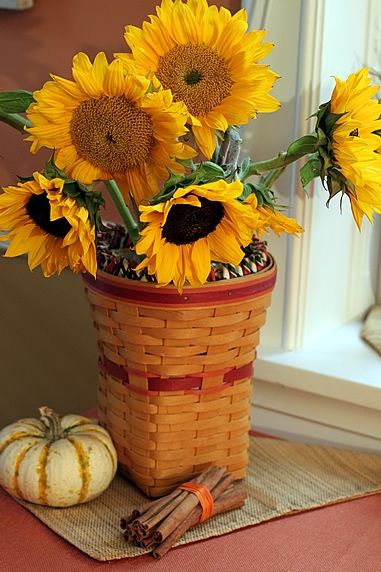 Fall decorating ideas with sunflowers