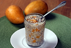 Refrigerator Oatmeal--6 no-cook flavors. Make ahead in individual mason jars for a quick, healthy grab-and-go breakfast. www.theyummylife.com/Refrigerator_Oatmeal #refrigeratoroatmeal #nocook #breakfastideas #masonjaroatmeal #oatmealrecipes #makeahead