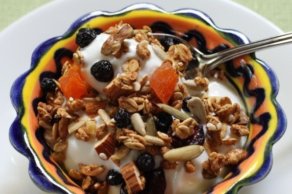 granola yogurt